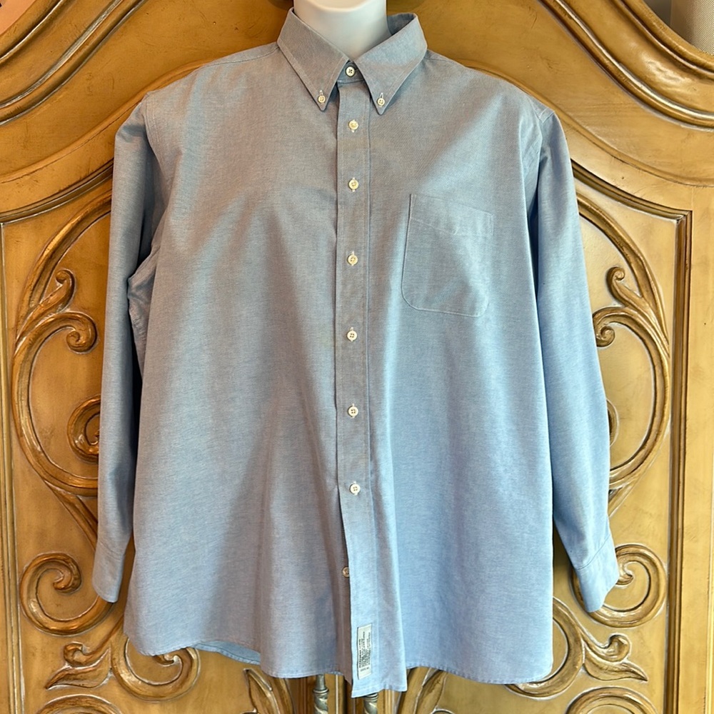 Alexander Lloyd blue chambray button down